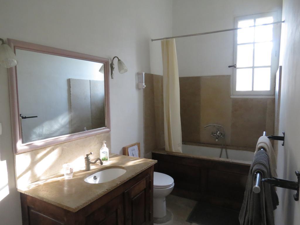 B&B Mas Les Lecques Beaucaire (Gard) Exterior foto